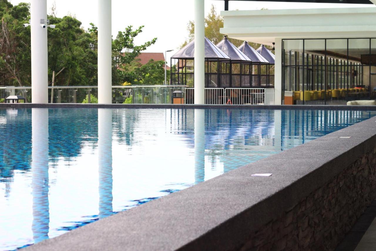 Amverton Cove Golf & Island Resort Banting  Exteriér fotografie